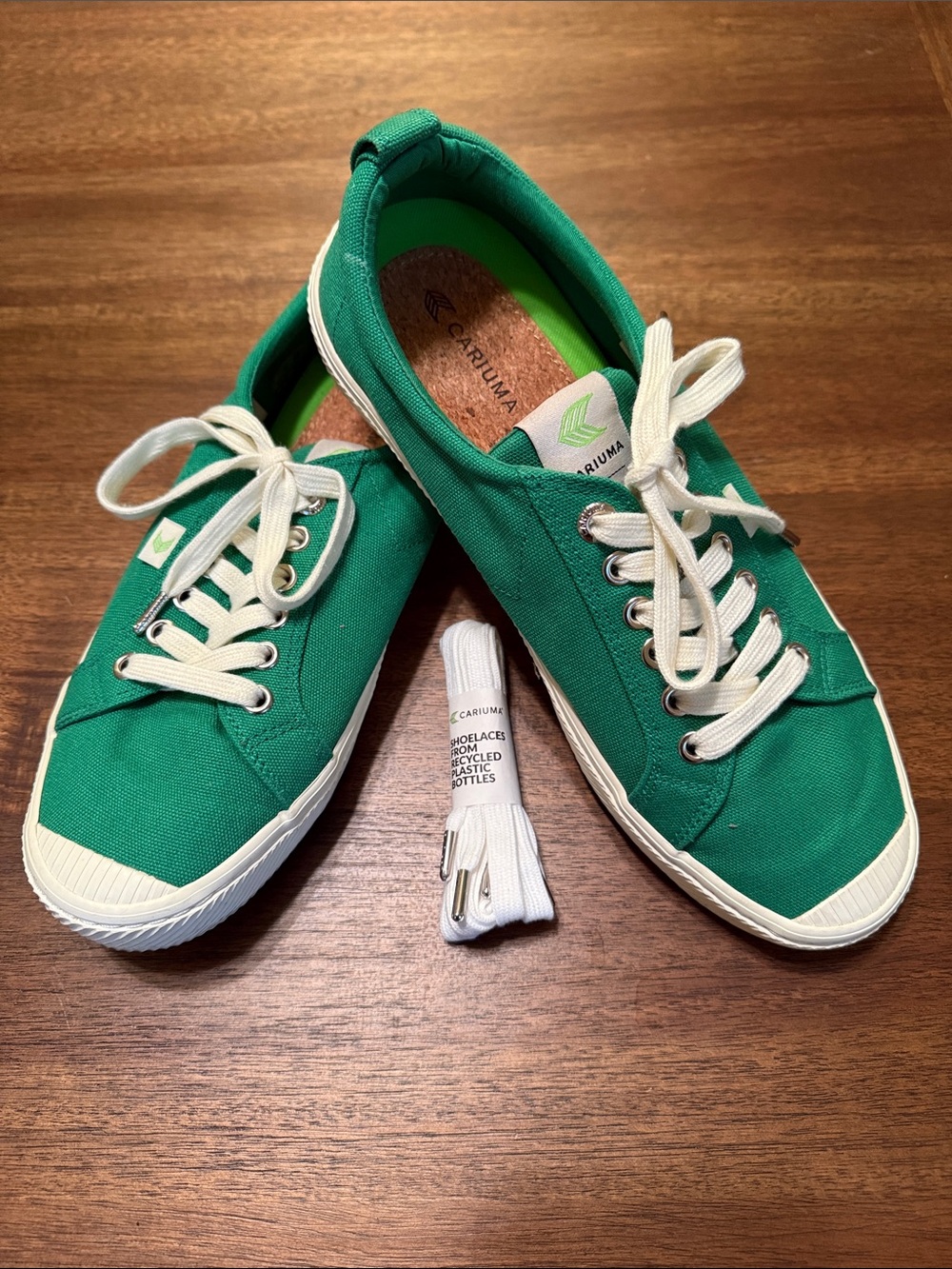 Cariuma Women’s Emerald Green Canvas Sneakers with White Laces
